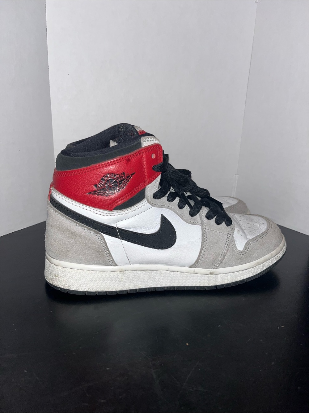 Nike Air Jordan Retro 1 High OG "Light Smoke Grey" Sneakers